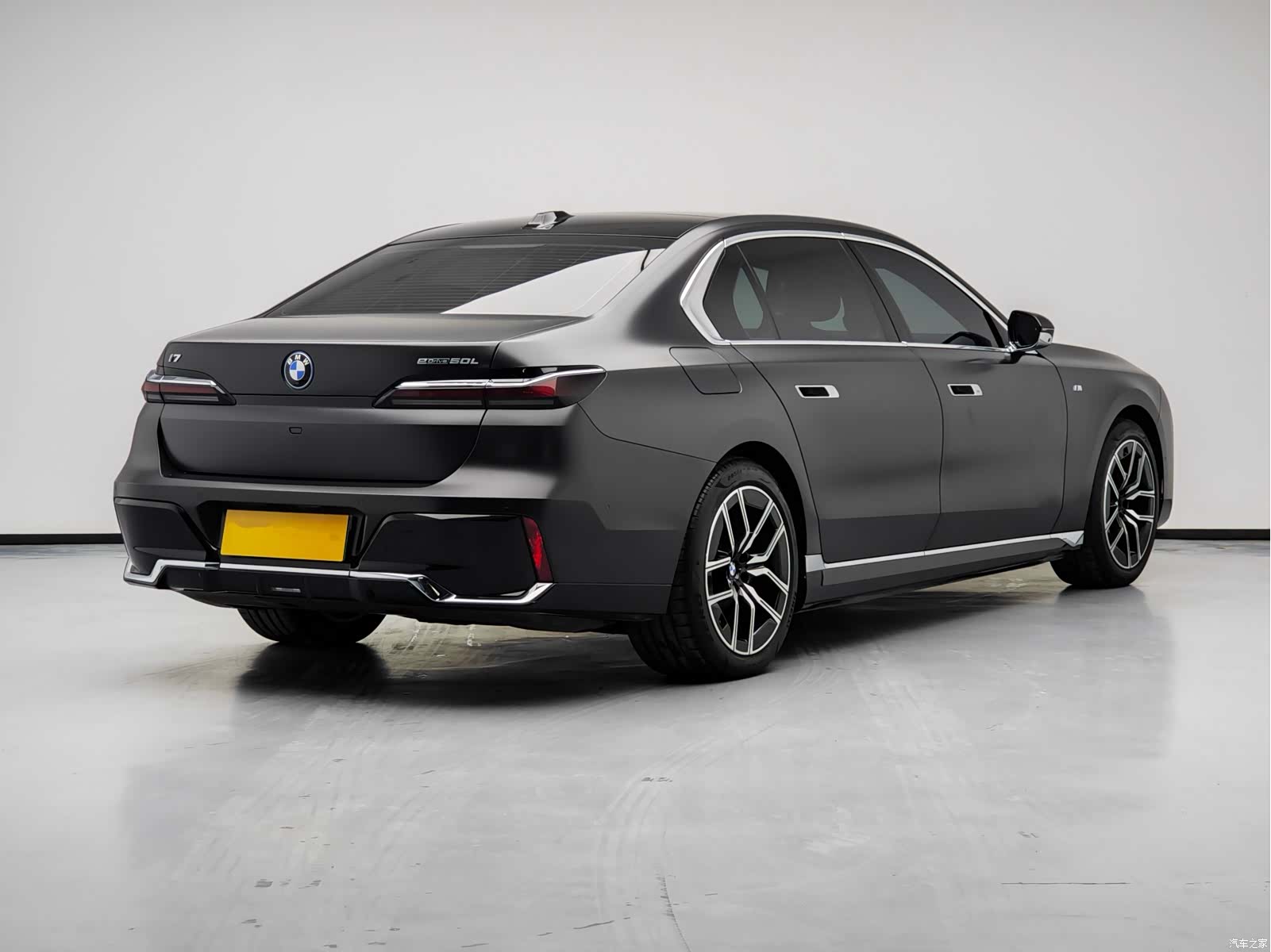 BMW i7, 2023 4