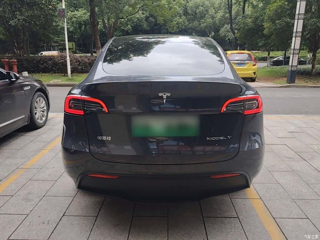 Tesla Model Y, 2022 6