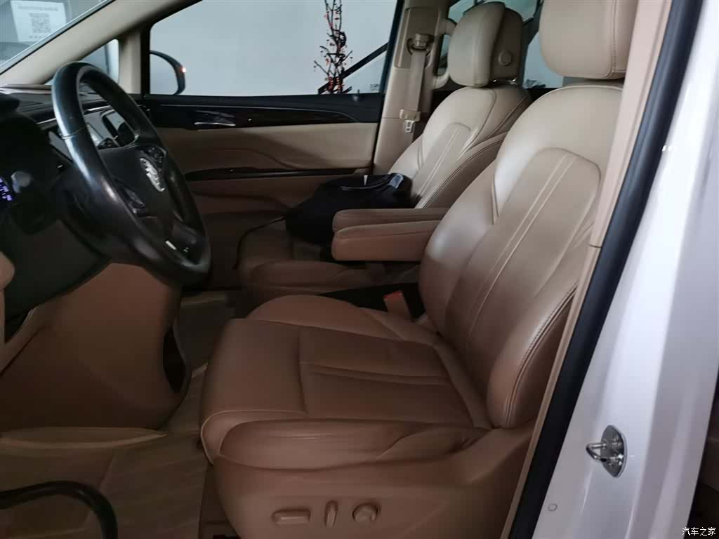 Buick GL8, 2018 15