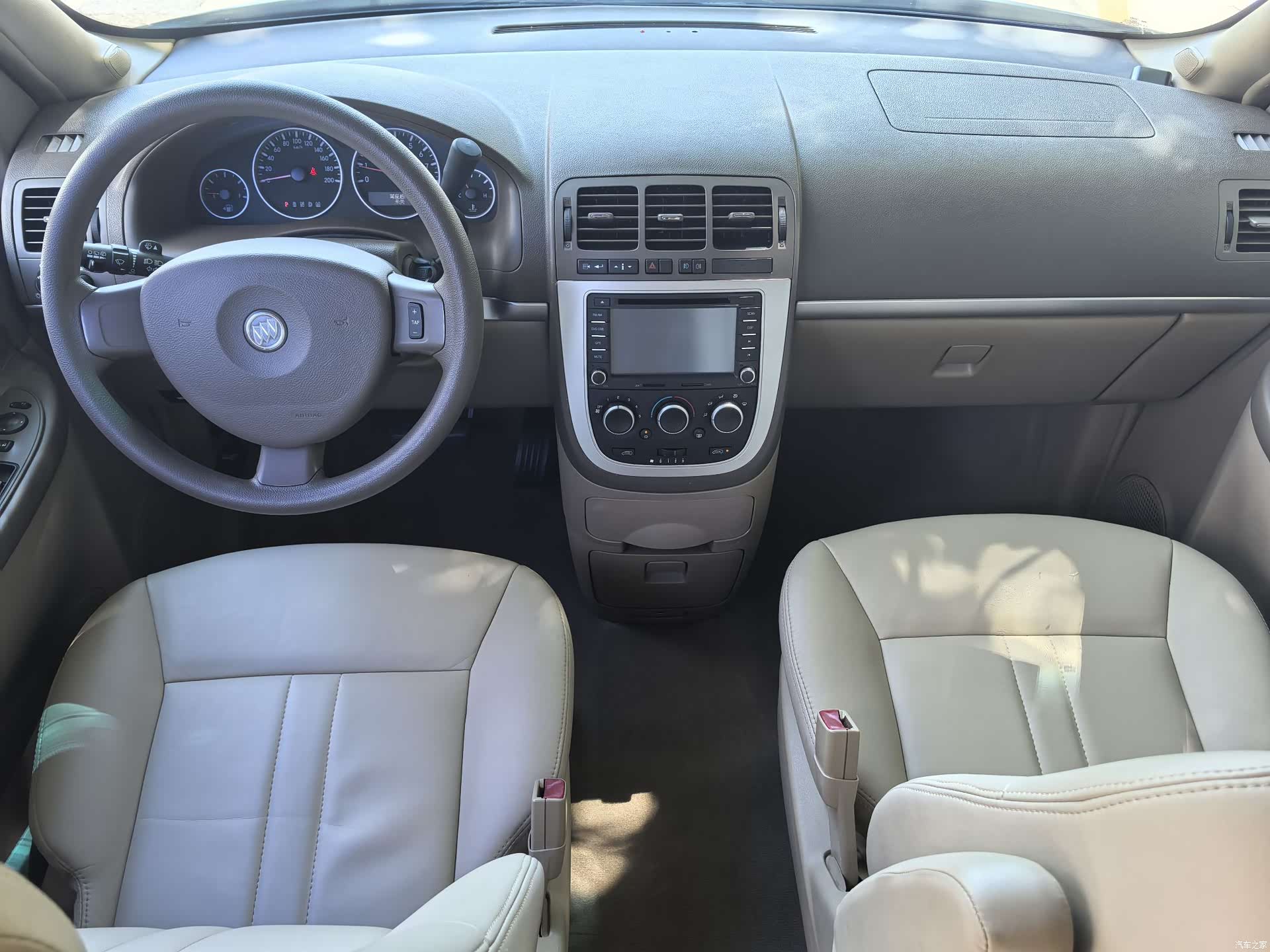 Buick GL8, 2014 19