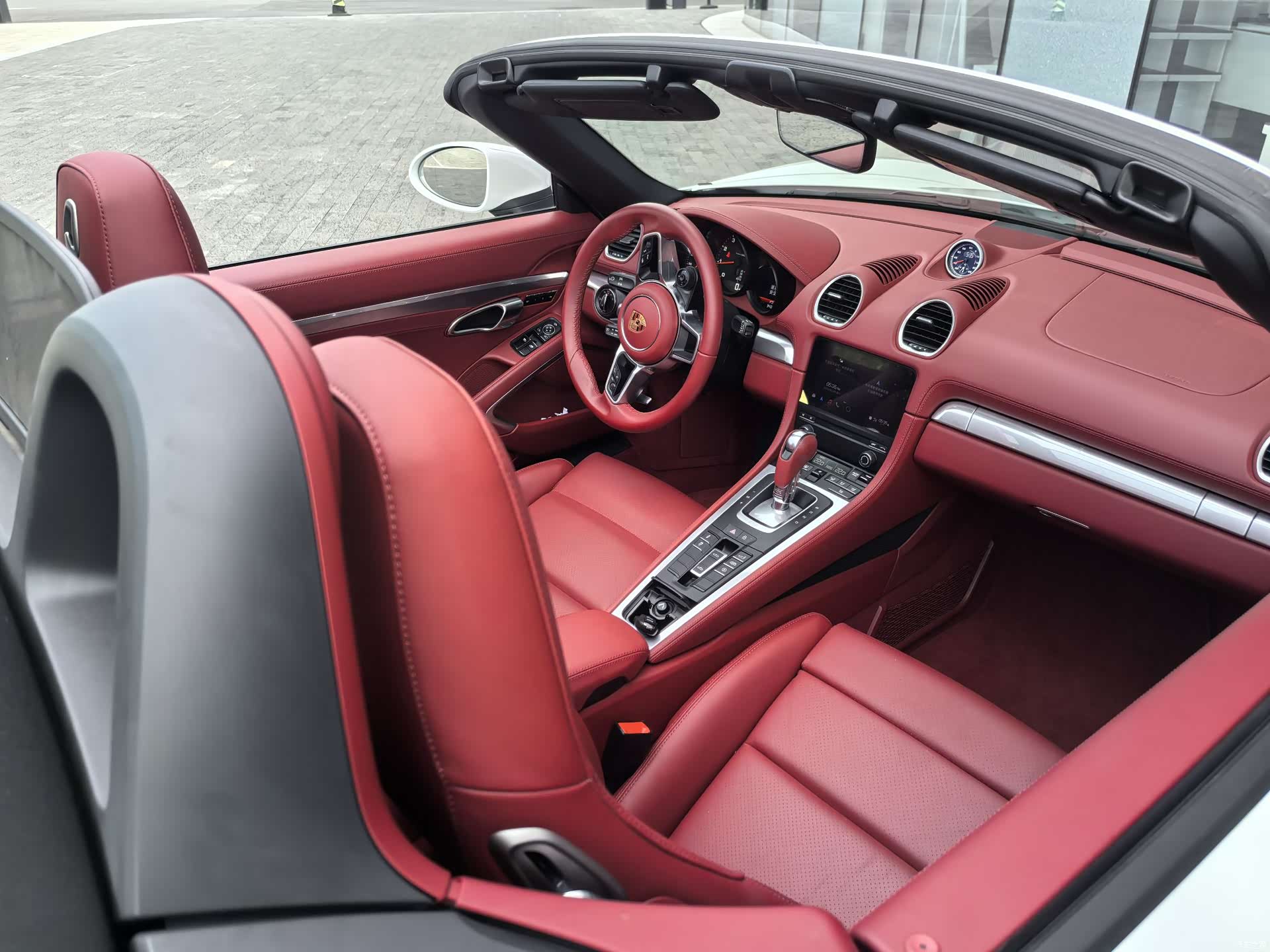 Porsche Boxster, 2026 6