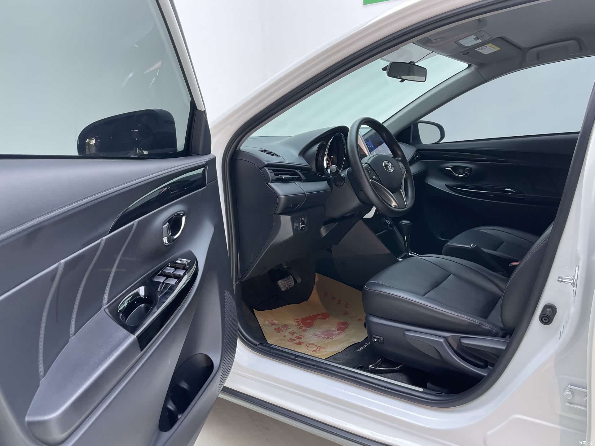 Toyota YARiS L, 2023 8