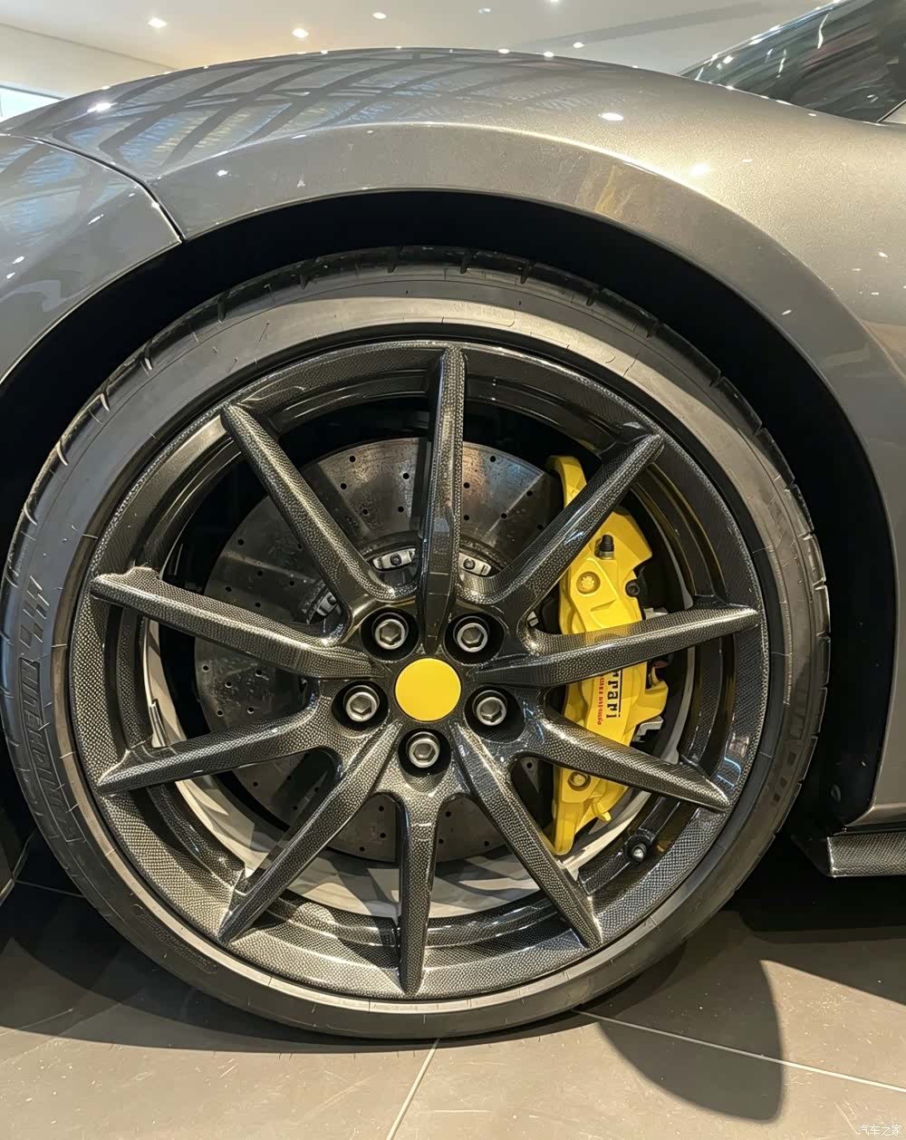 Ferrari 488, 2019 15