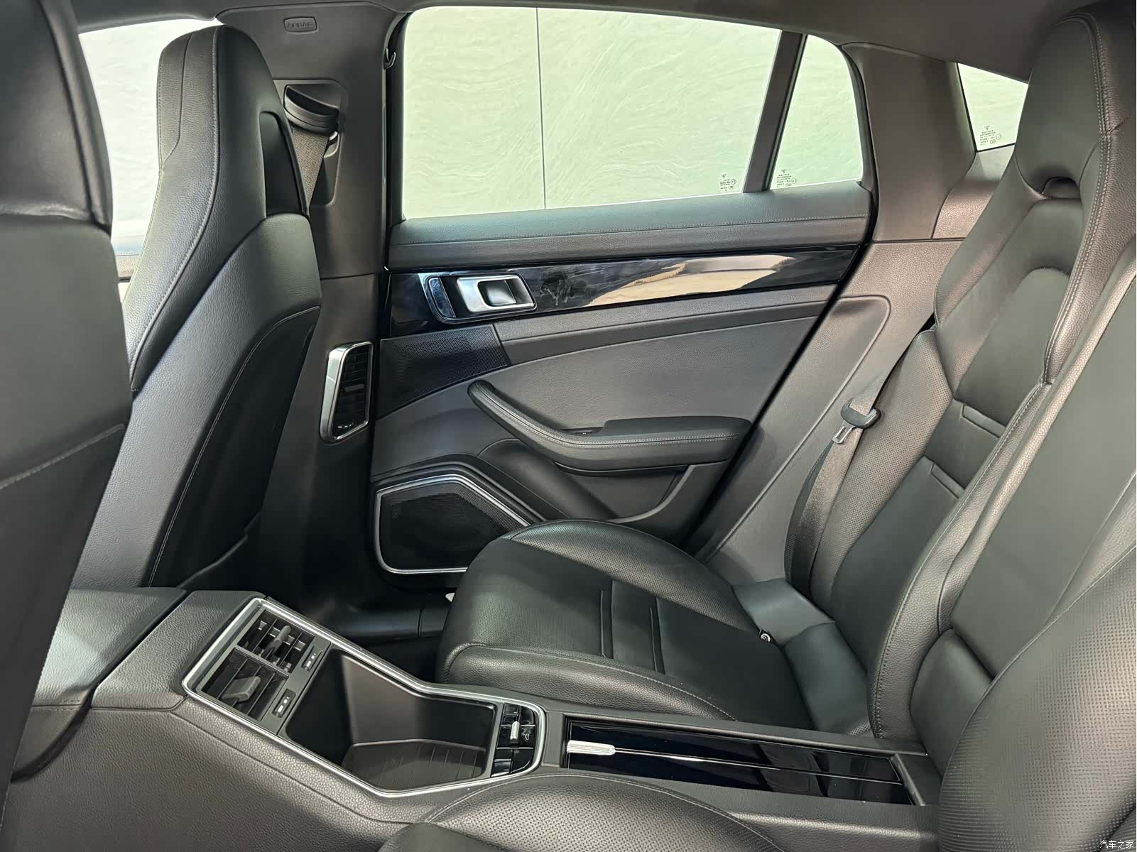 Porsche Panamera, 2018 30
