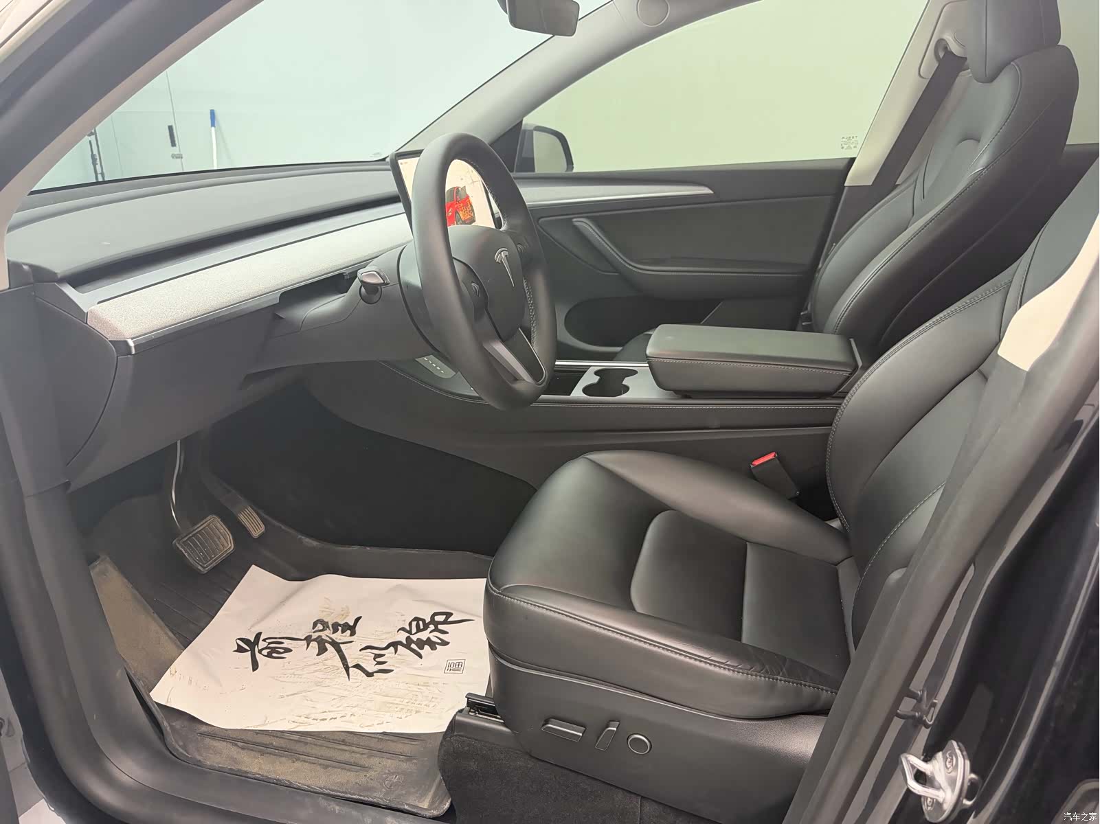 Tesla Model Y, 2024 8