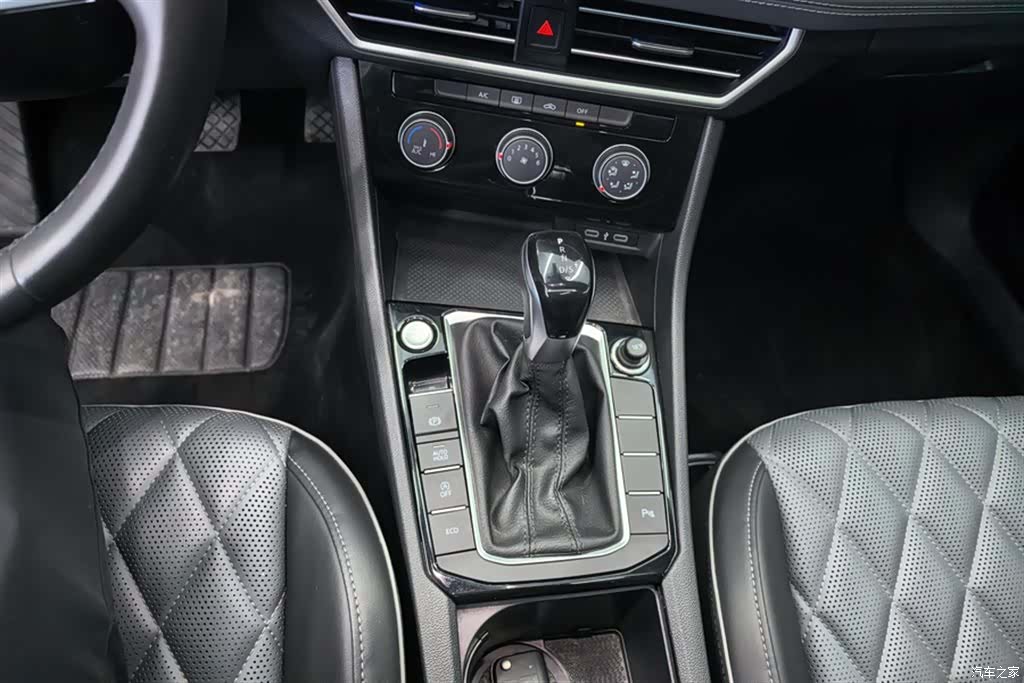 Volkswagen Sagitar, 2023 16