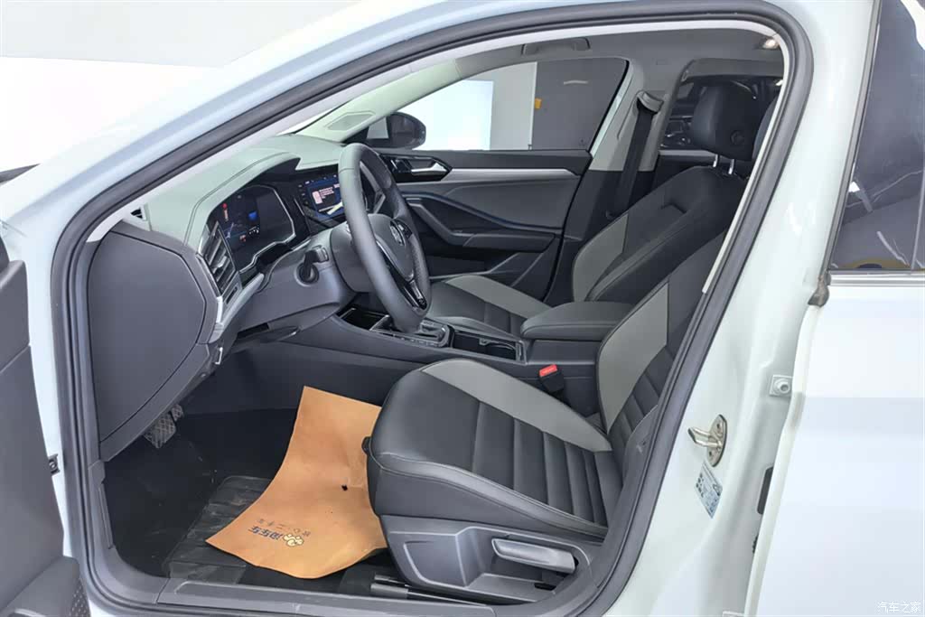 Volkswagen Sagitar, 2021 9