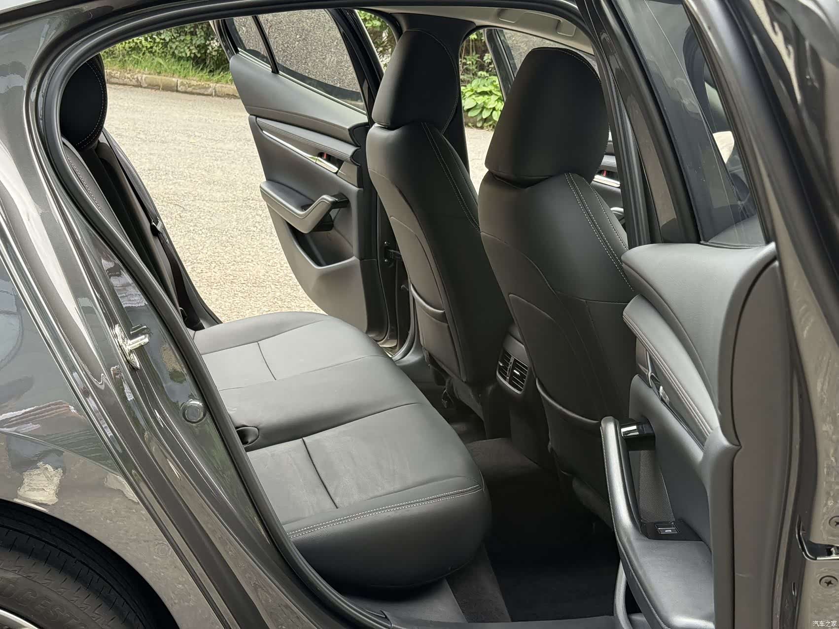 Mazda Mazda3, 2023 11