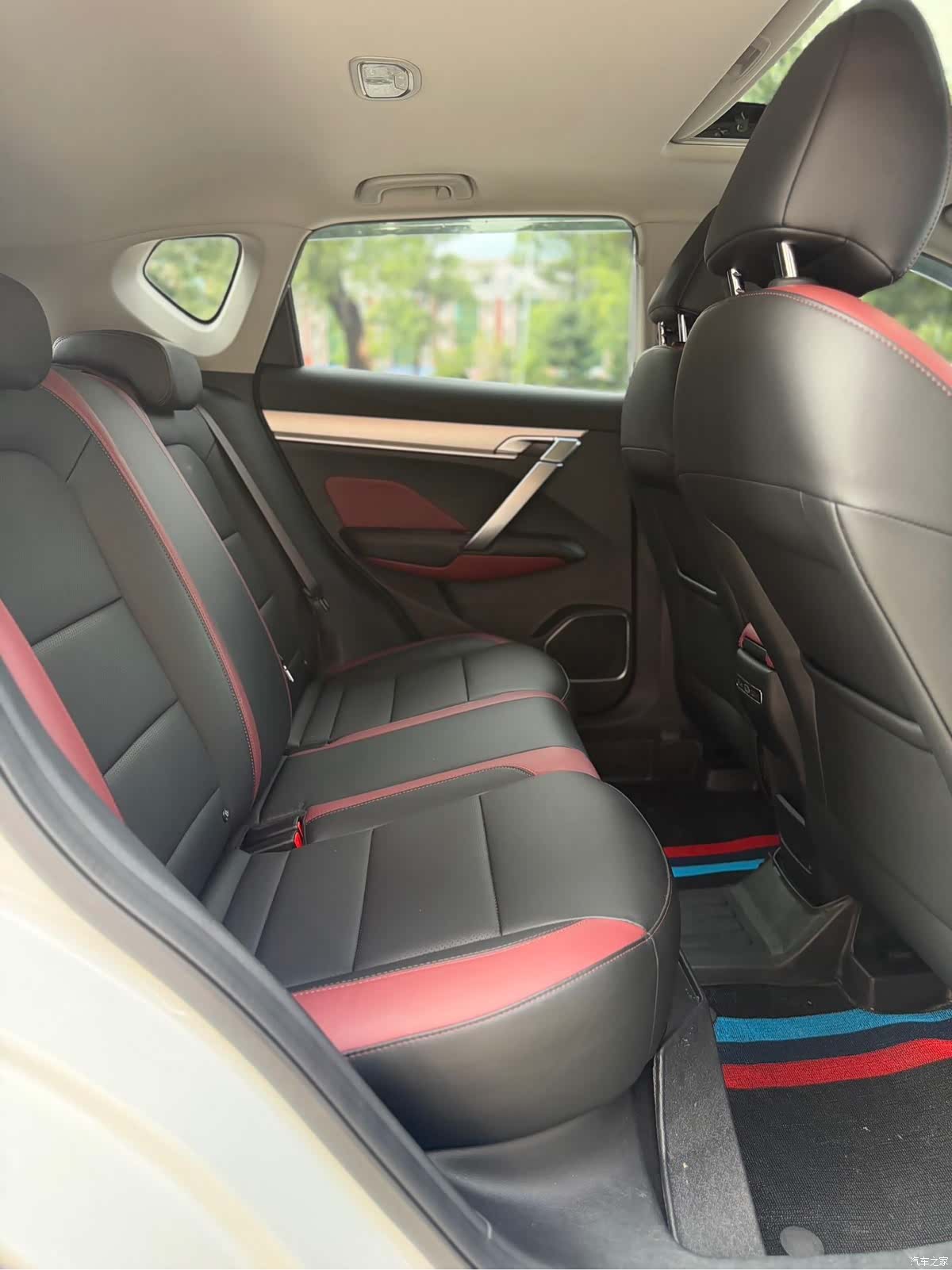 Geely Coolray, 2022 12