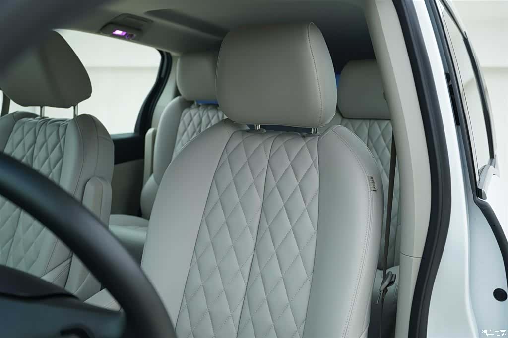 Buick GL8, 2025 13