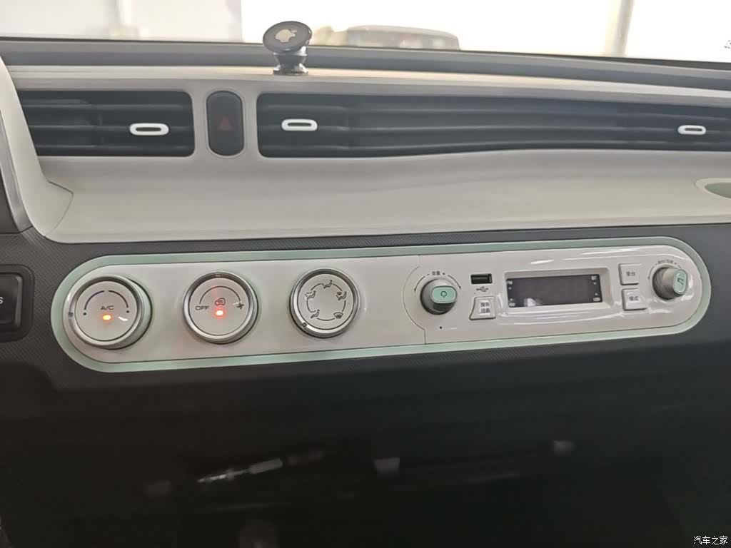 Wuling MINIEV, 2021 13
