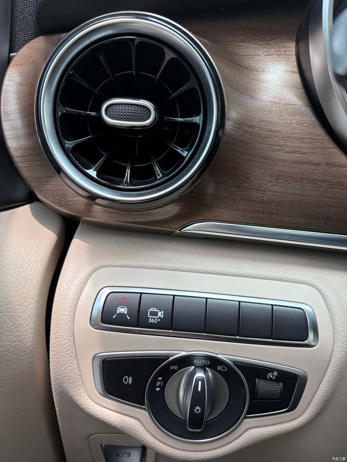 Mercedes-Benz V-Class, 2022 14