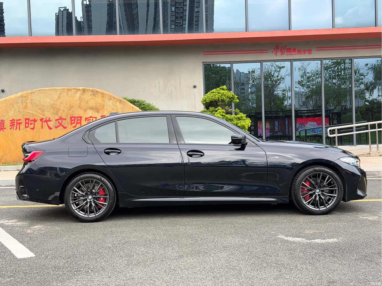 BMW 3 Series, 2024 все фото