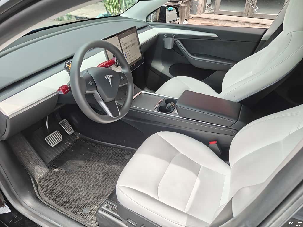 Tesla Model Y, 2022 15