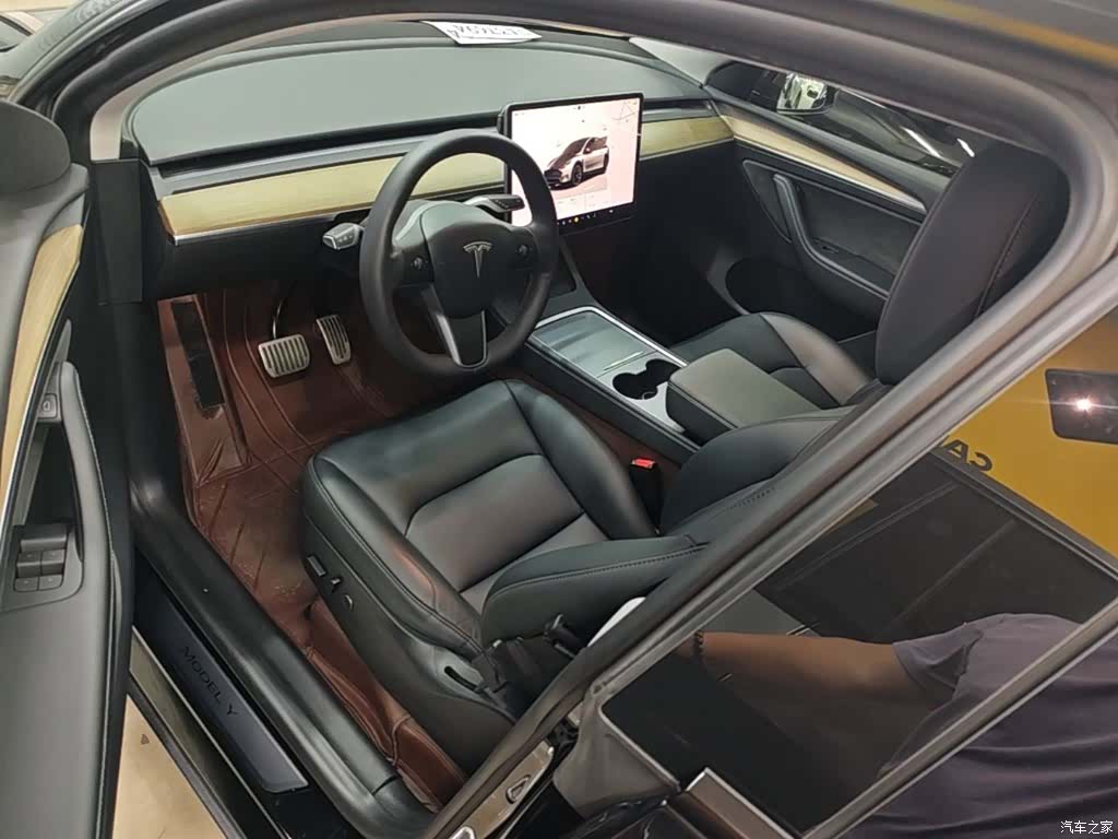 Tesla Model Y, 2022 16