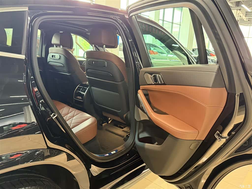 BMW X6, 2025 27
