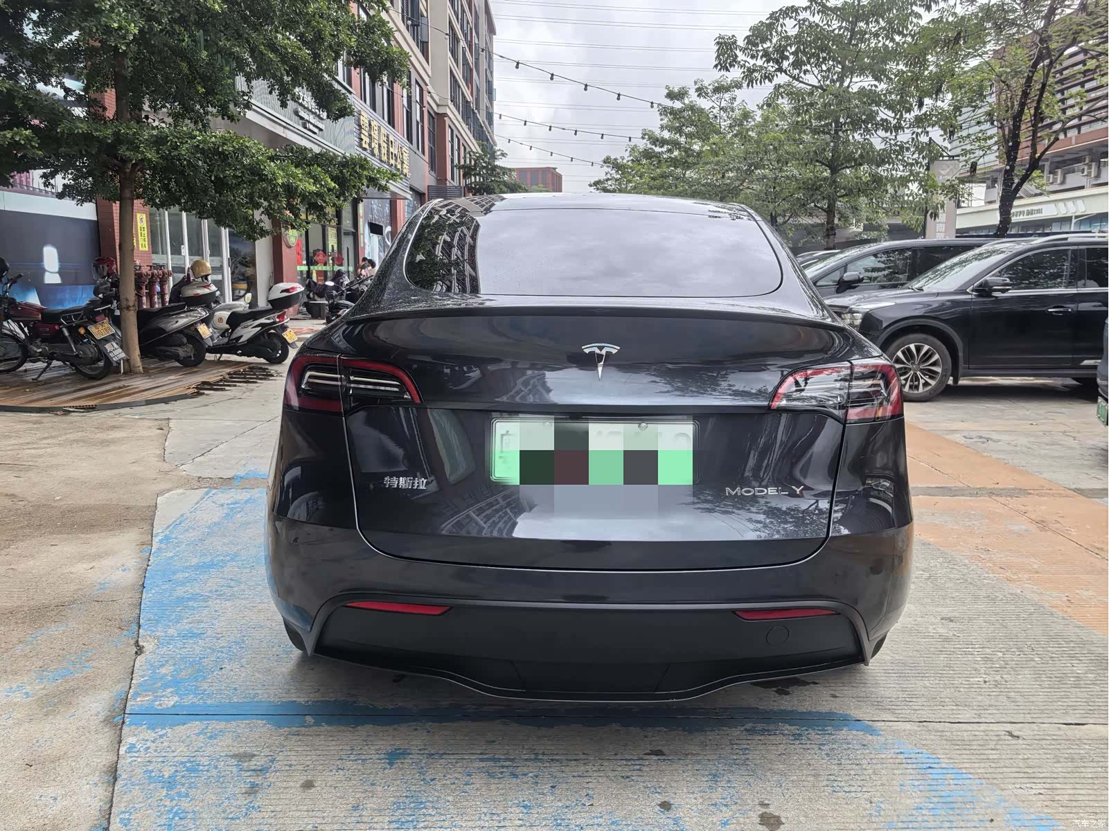 Tesla Model Y, 2024 6