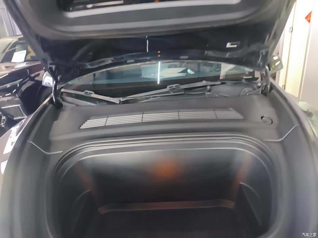 Tesla Model Y, 2023 20