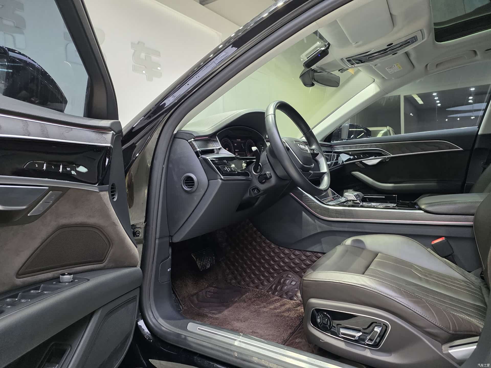 Audi A8L, 2020 11