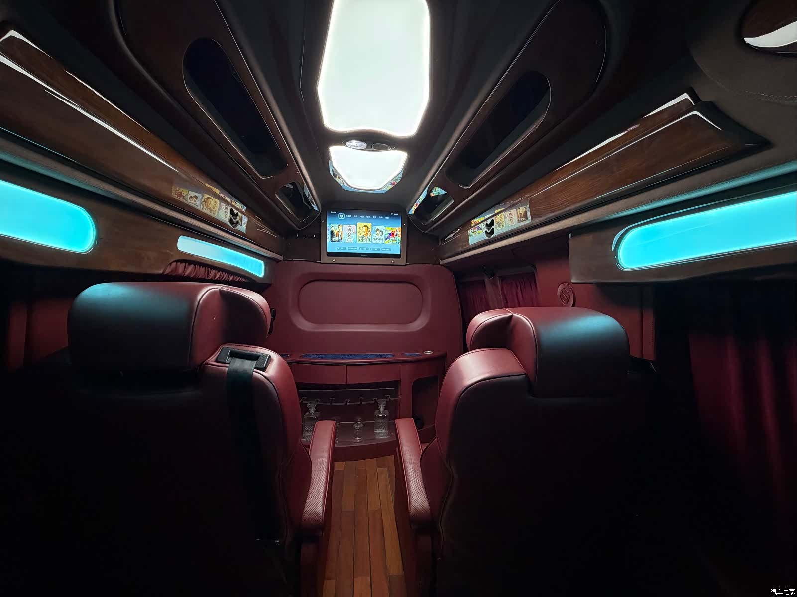 GMC SAVANA, 2010 27