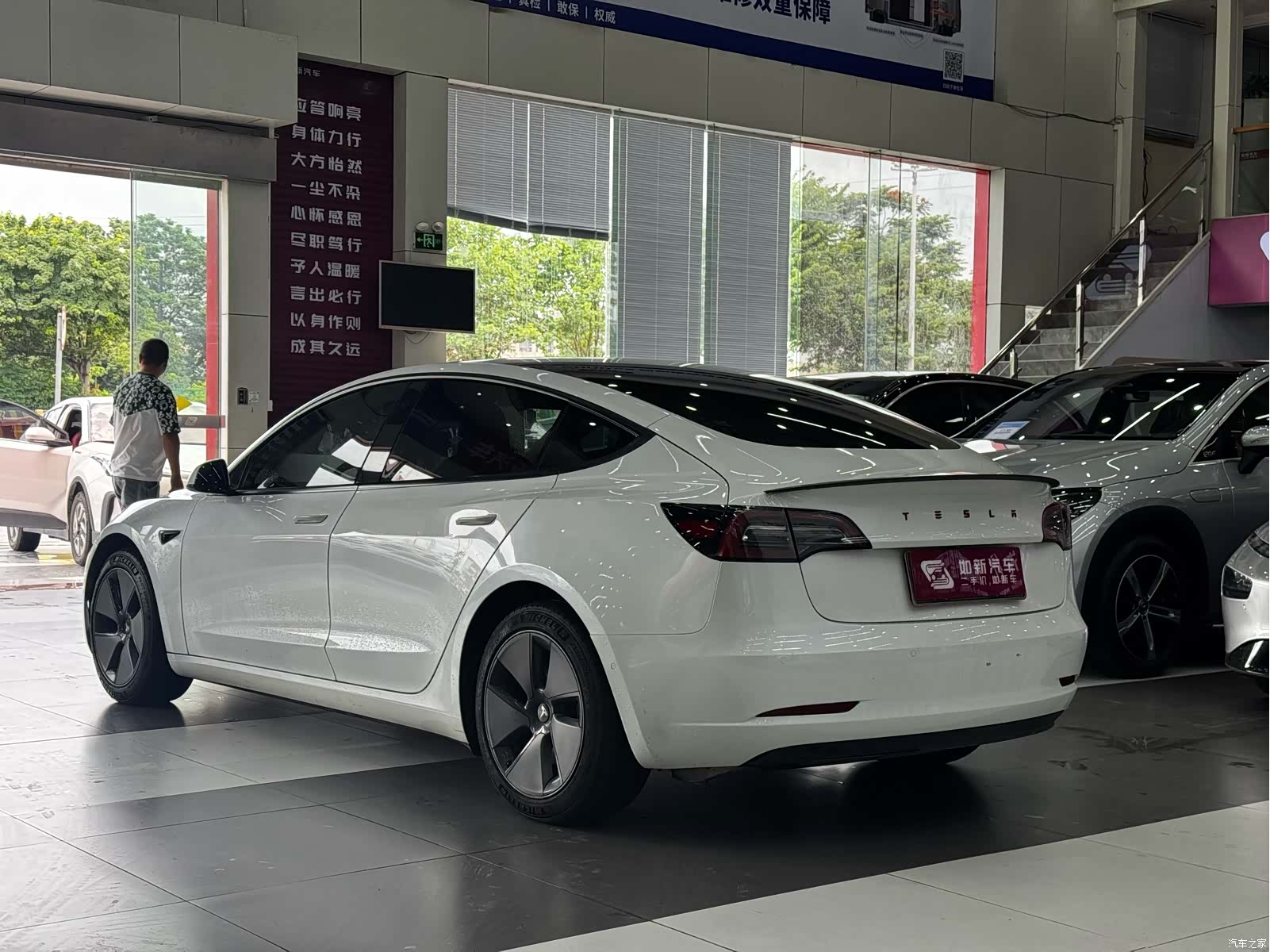 Tesla Model 3, 2022 все фото