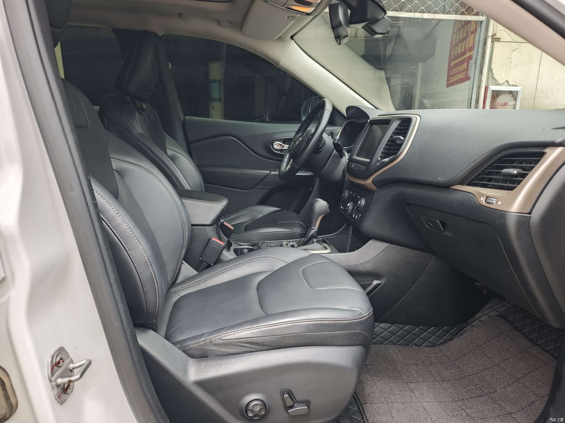 Jeep Cherokee, 2016 11