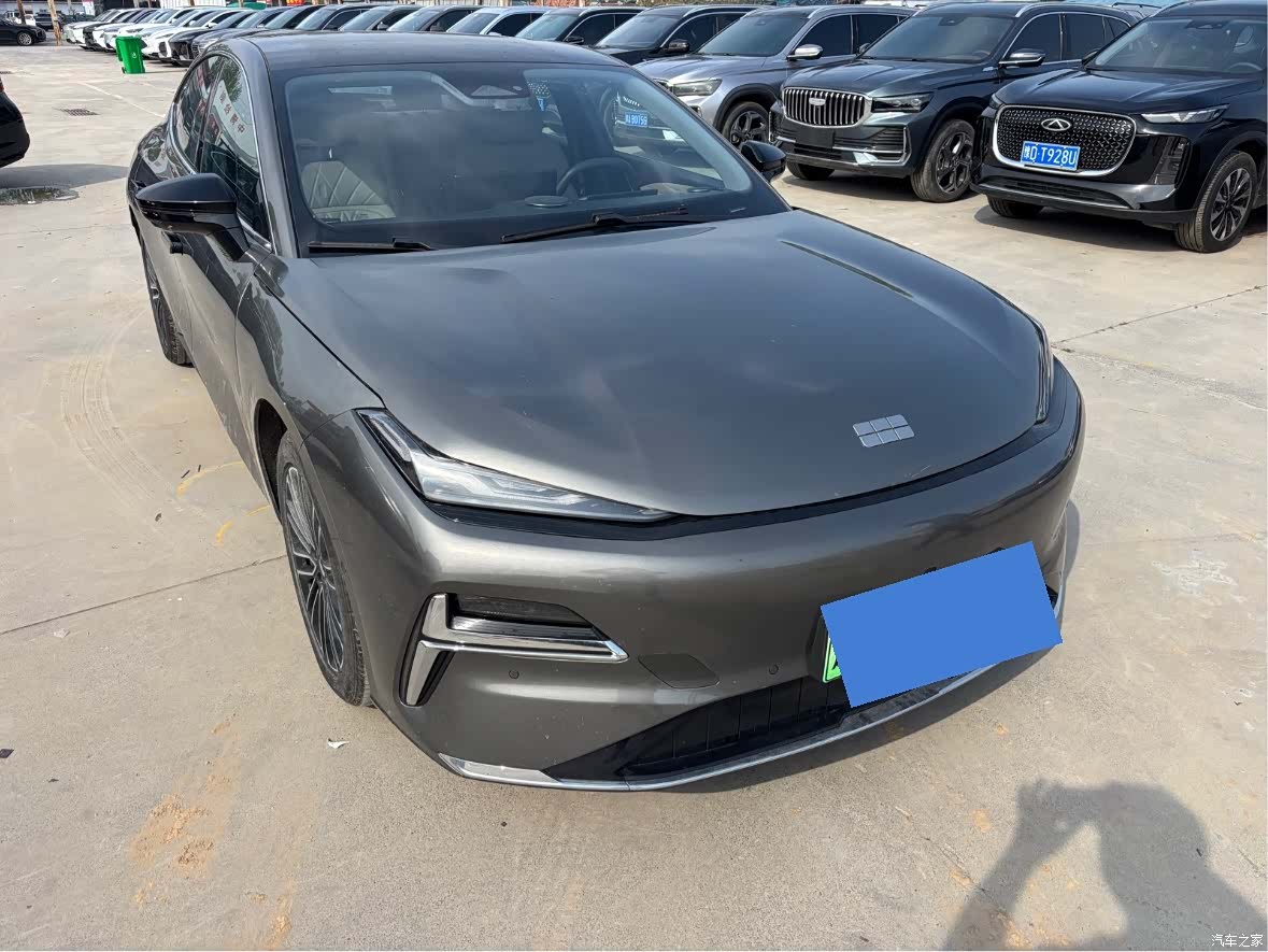 Geely 8, 2025 3