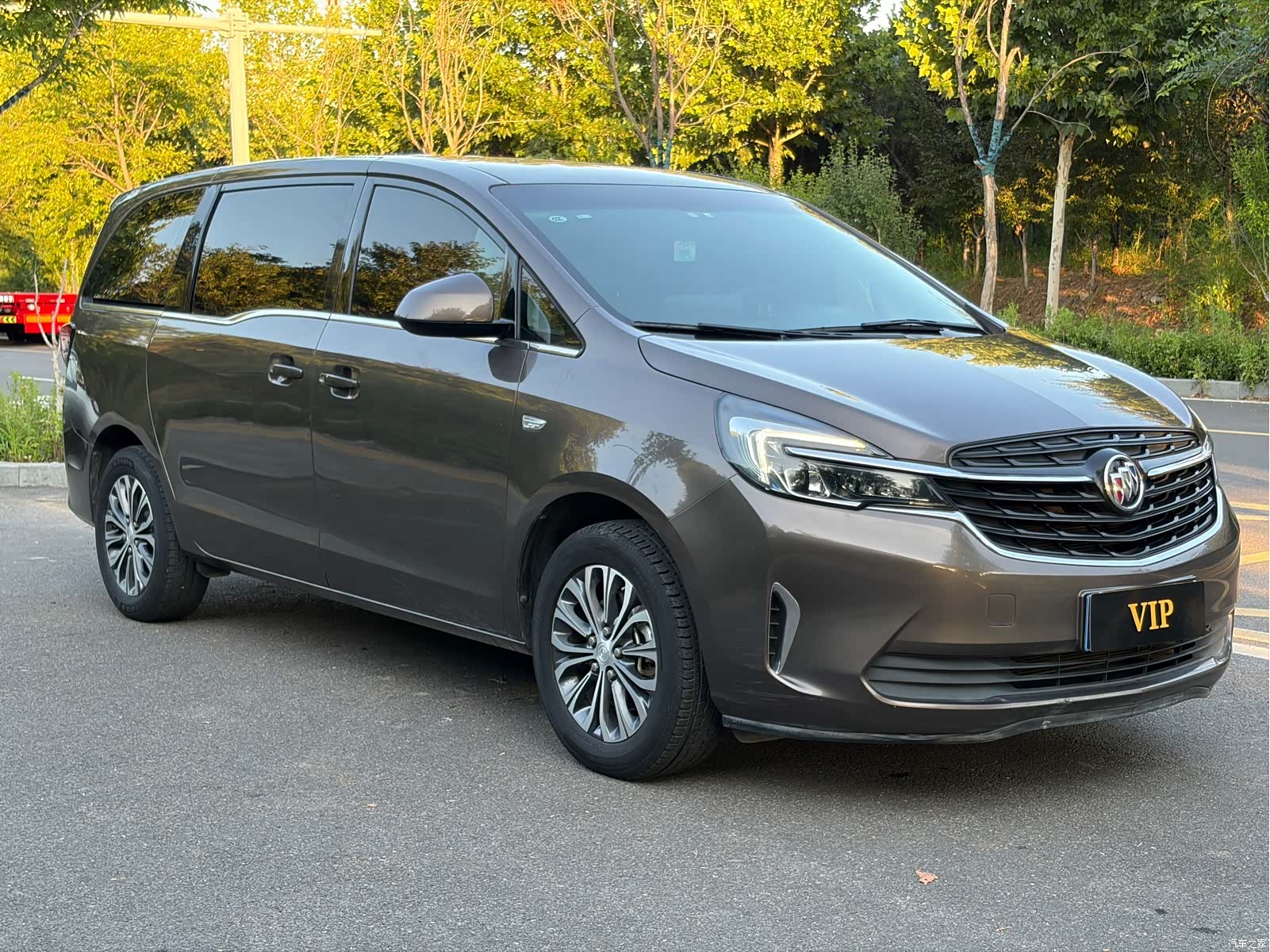 Buick GL8, 2021 3