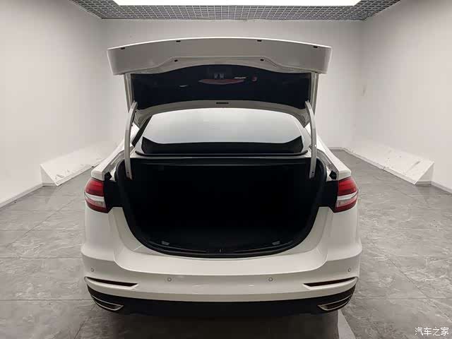 Ford Mondeo, 2020 10