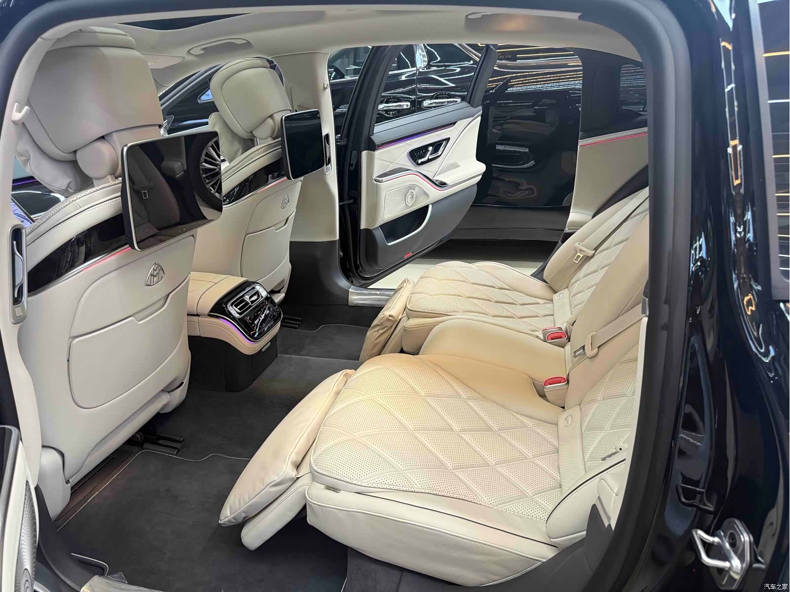 Maybach S-Class, 2025 10