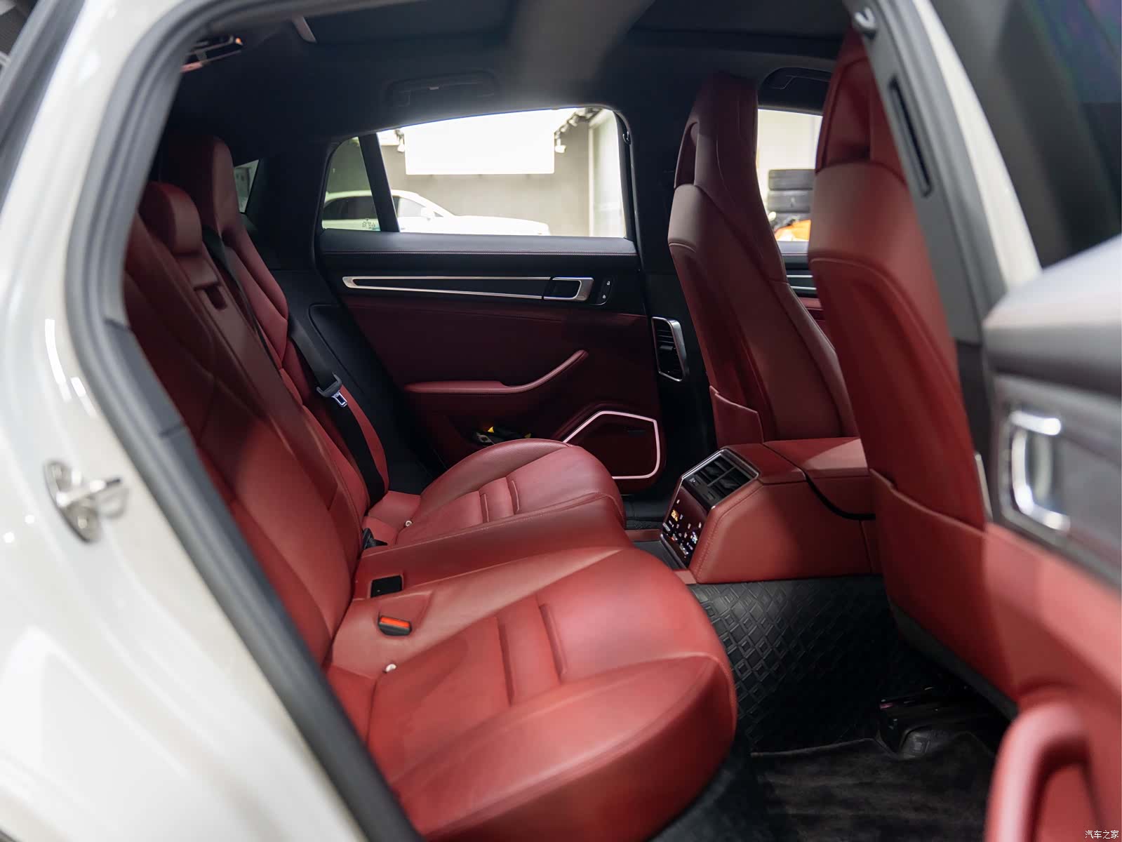 Porsche Panamera, 2023 23