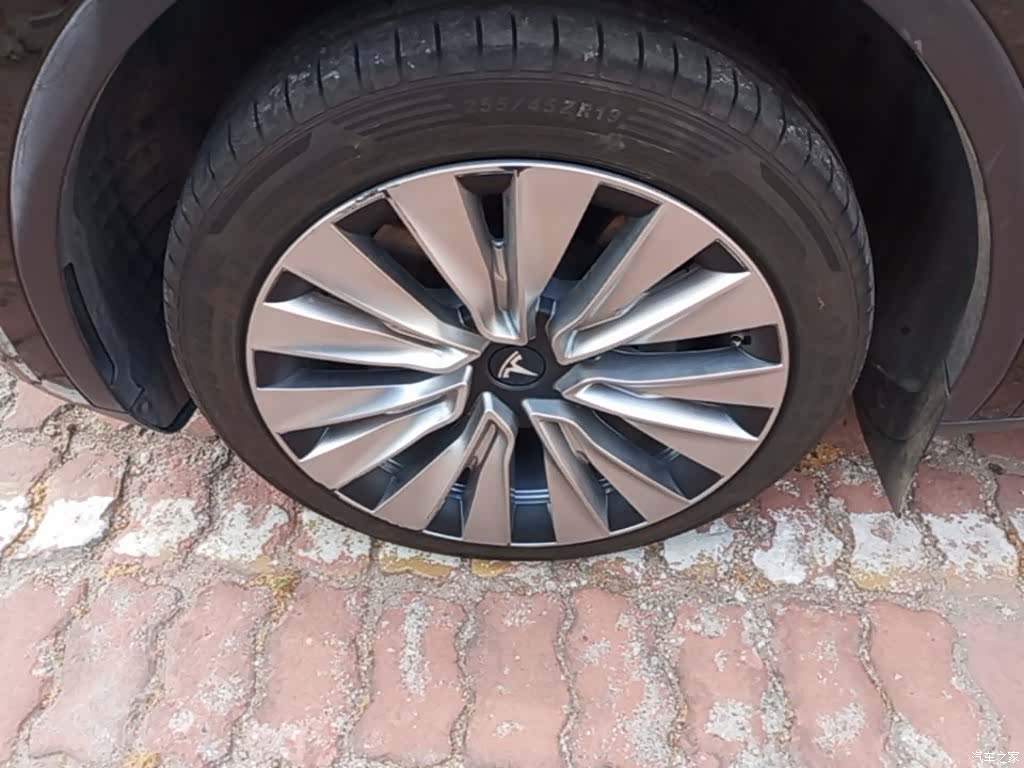Tesla Model Y, 2023 23