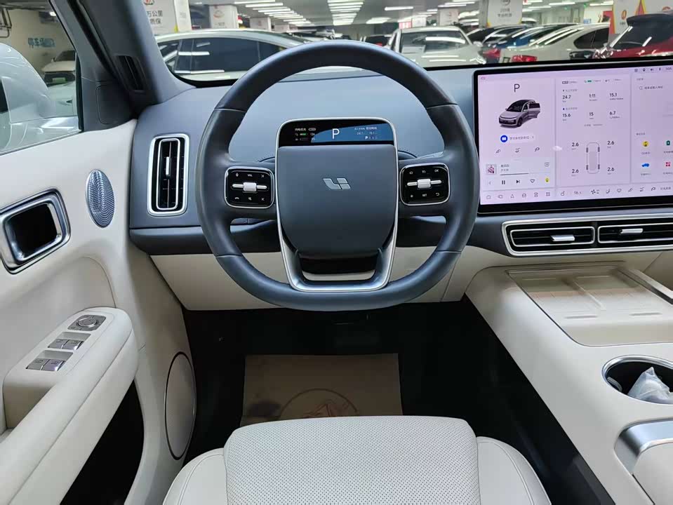 Li Auto Ideal L6