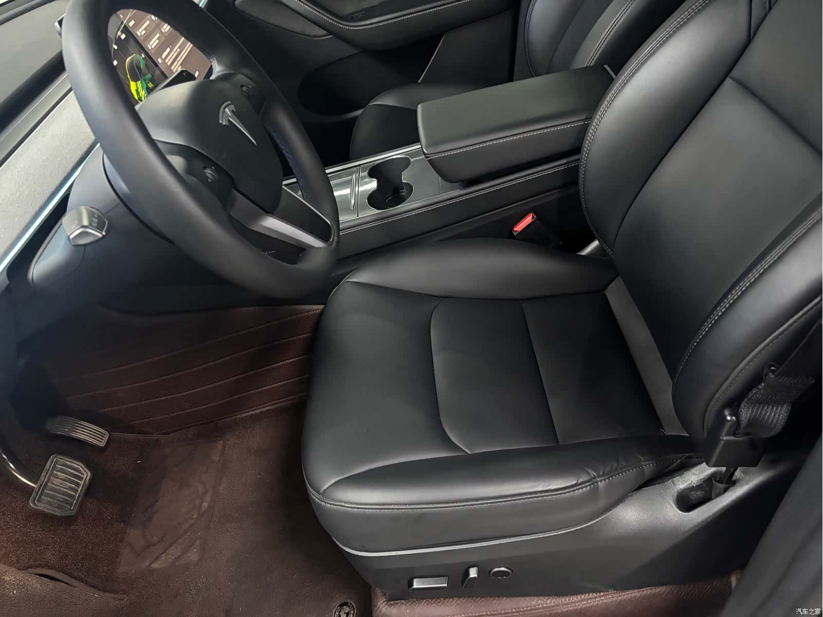 Tesla Model Y, 2024 4