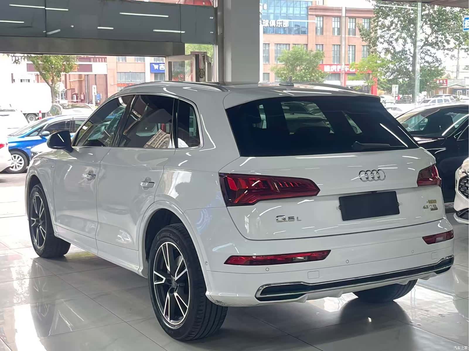 Audi Q5L, 2020 4