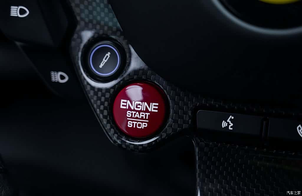 Ferrari 812, 2019 18