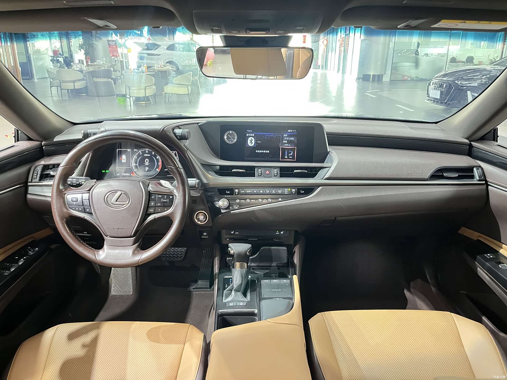 Lexus ES, 2021 все фото