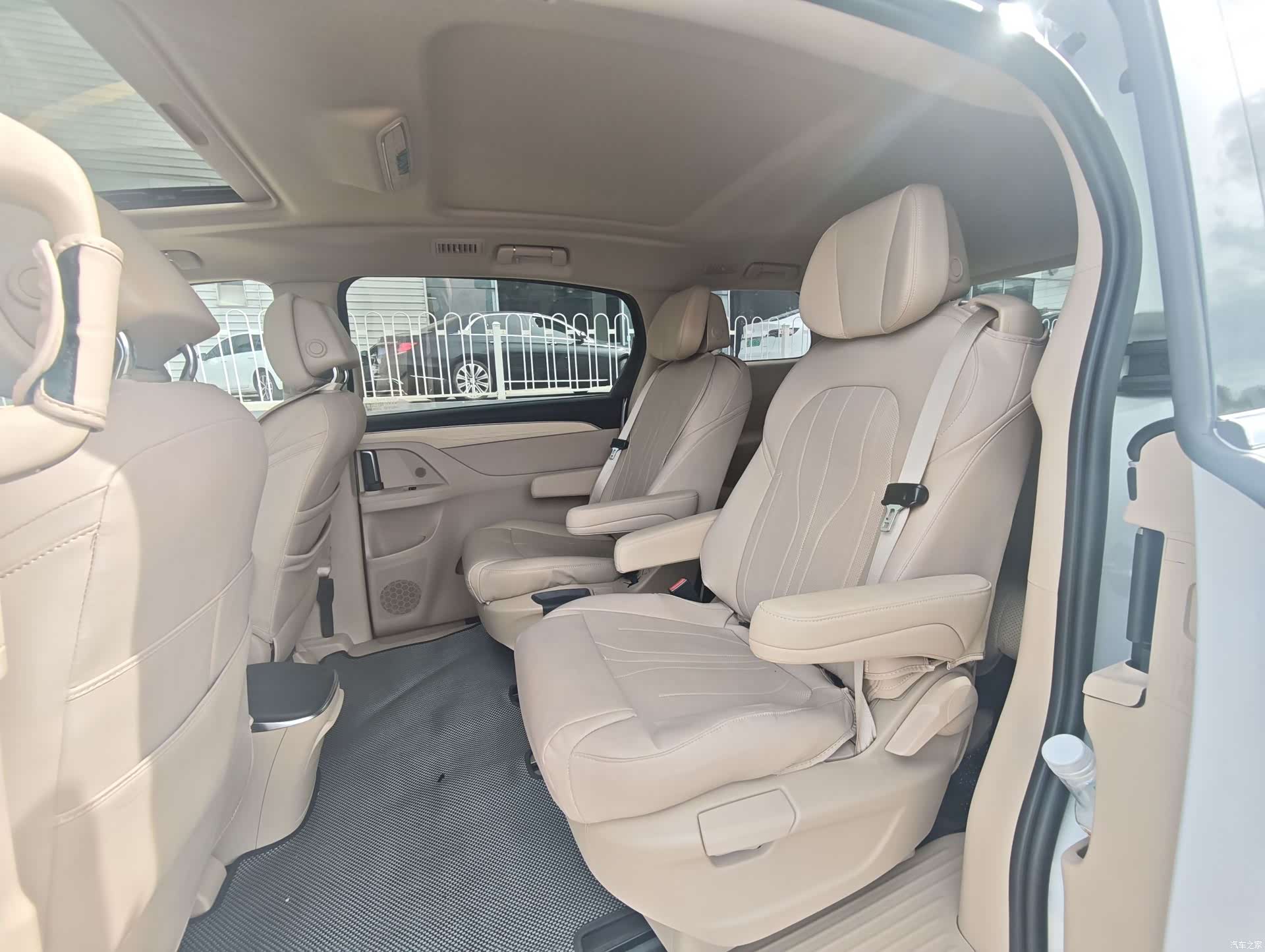 Buick GL8, 2025 12