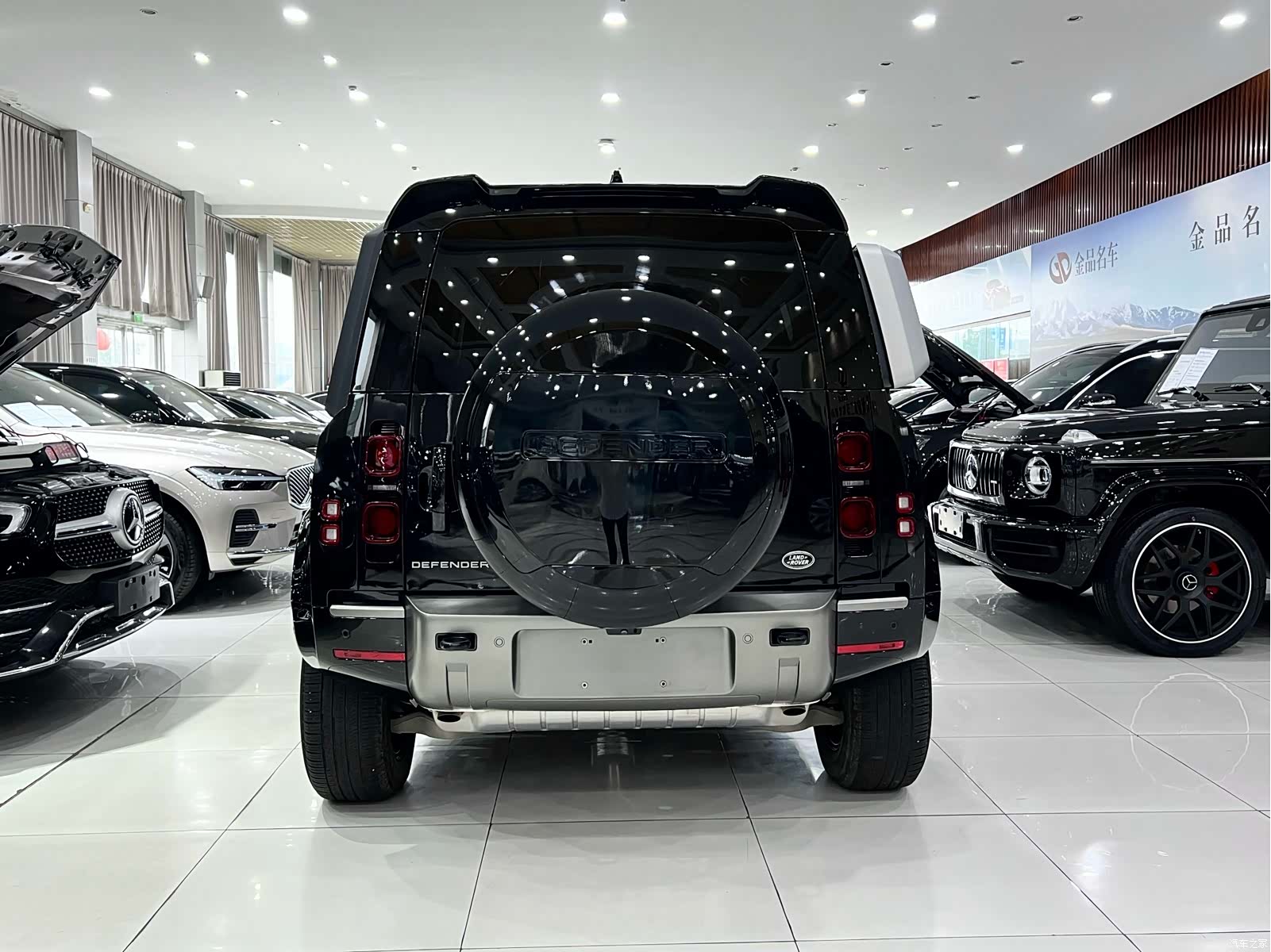 Land Rover Defender, 2024 все фото