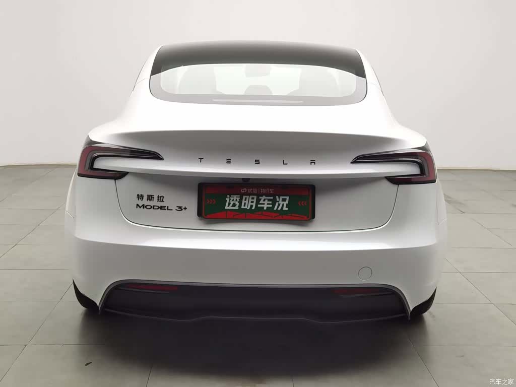 Tesla Model 3, 2025 4
