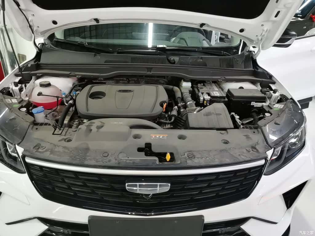 Geely Coolray, 2025 20