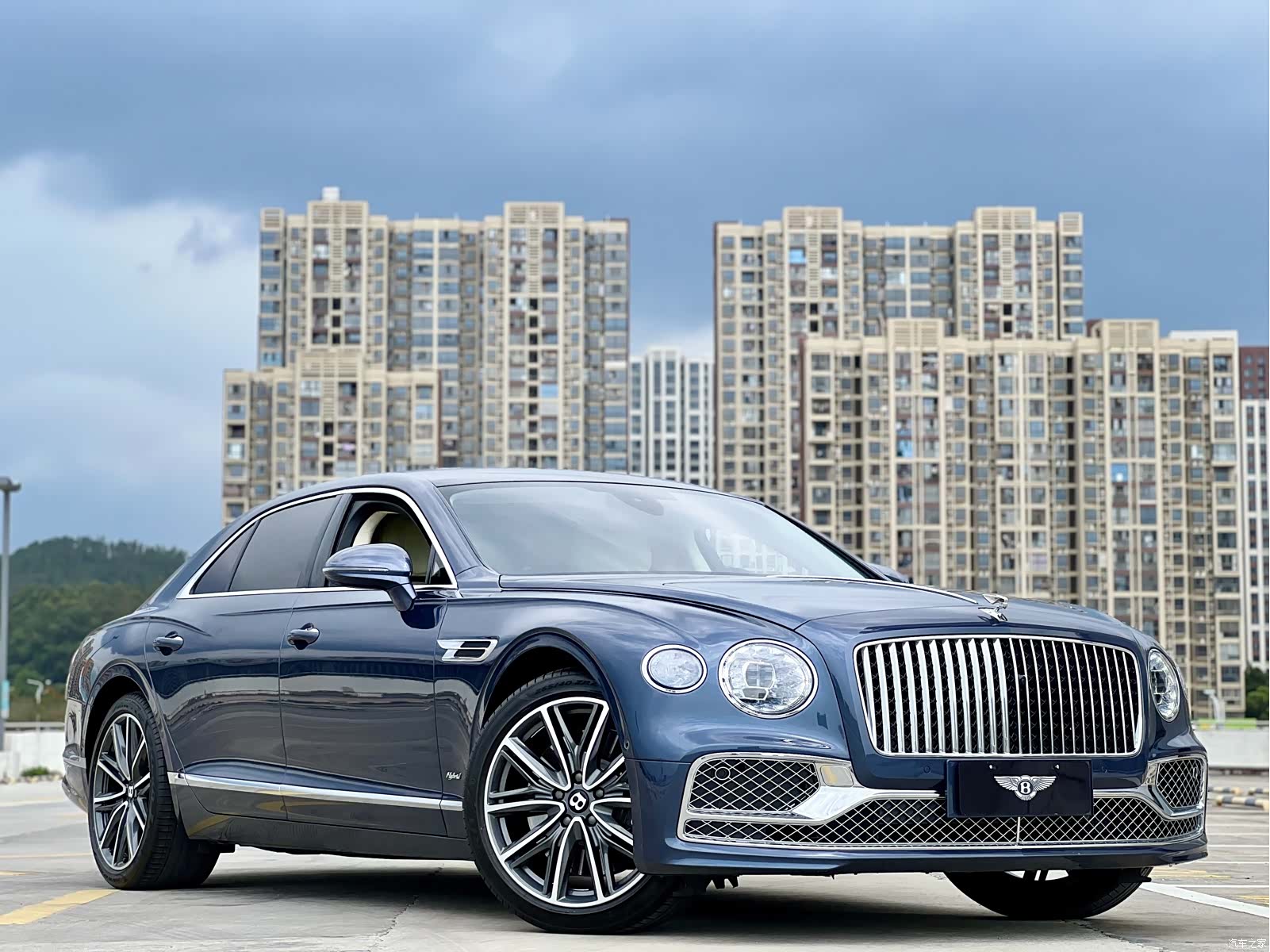 Bentley Flying Spur, 2022 3