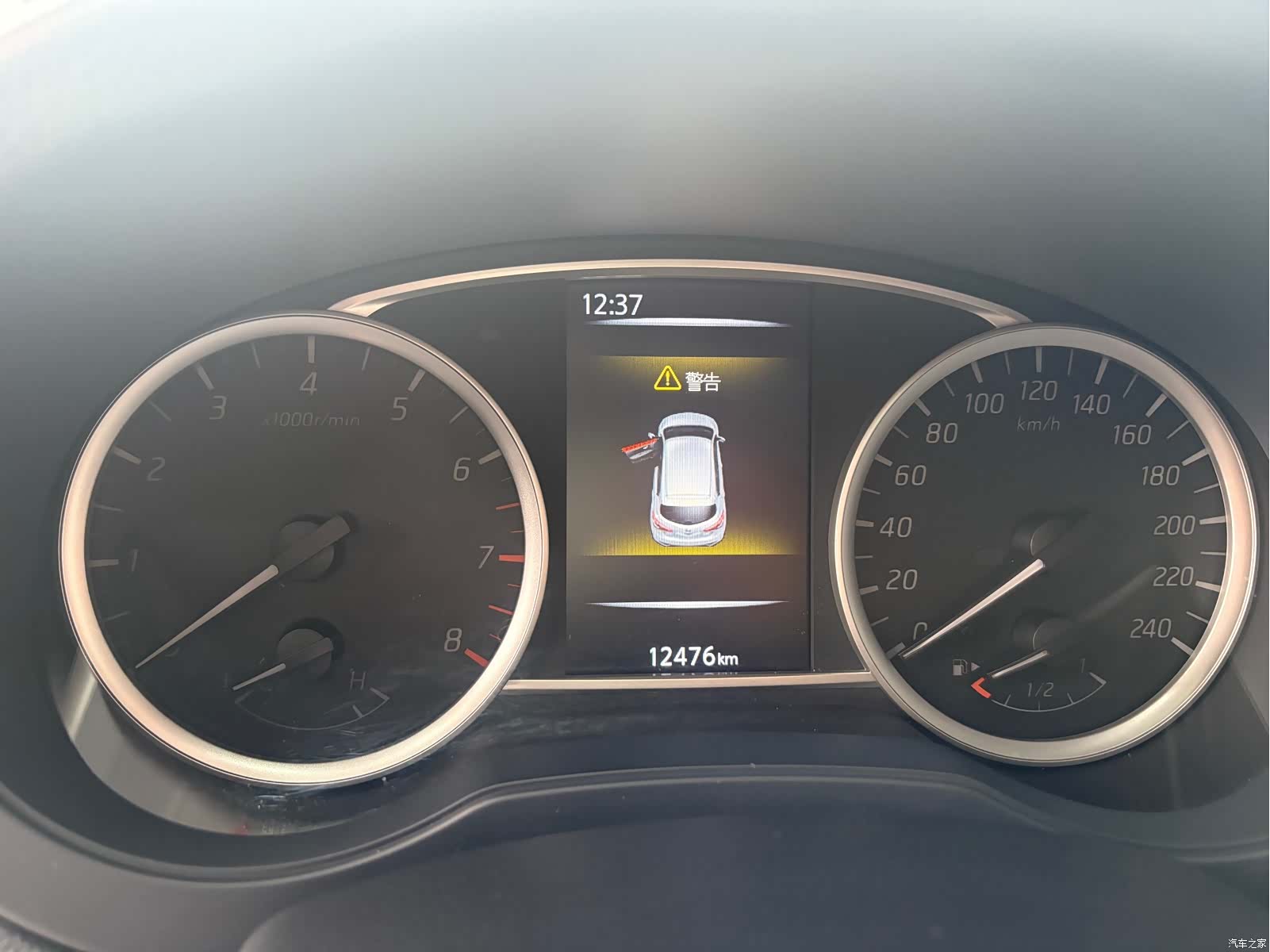 Nissan Tiida, 2023 16