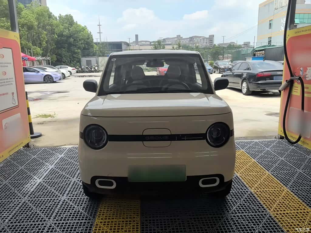 Geely Panda, 2025 3