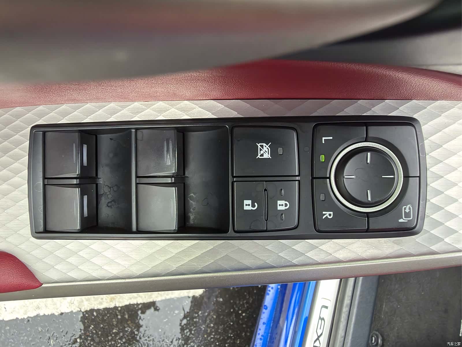 Lexus IS, 2019 29