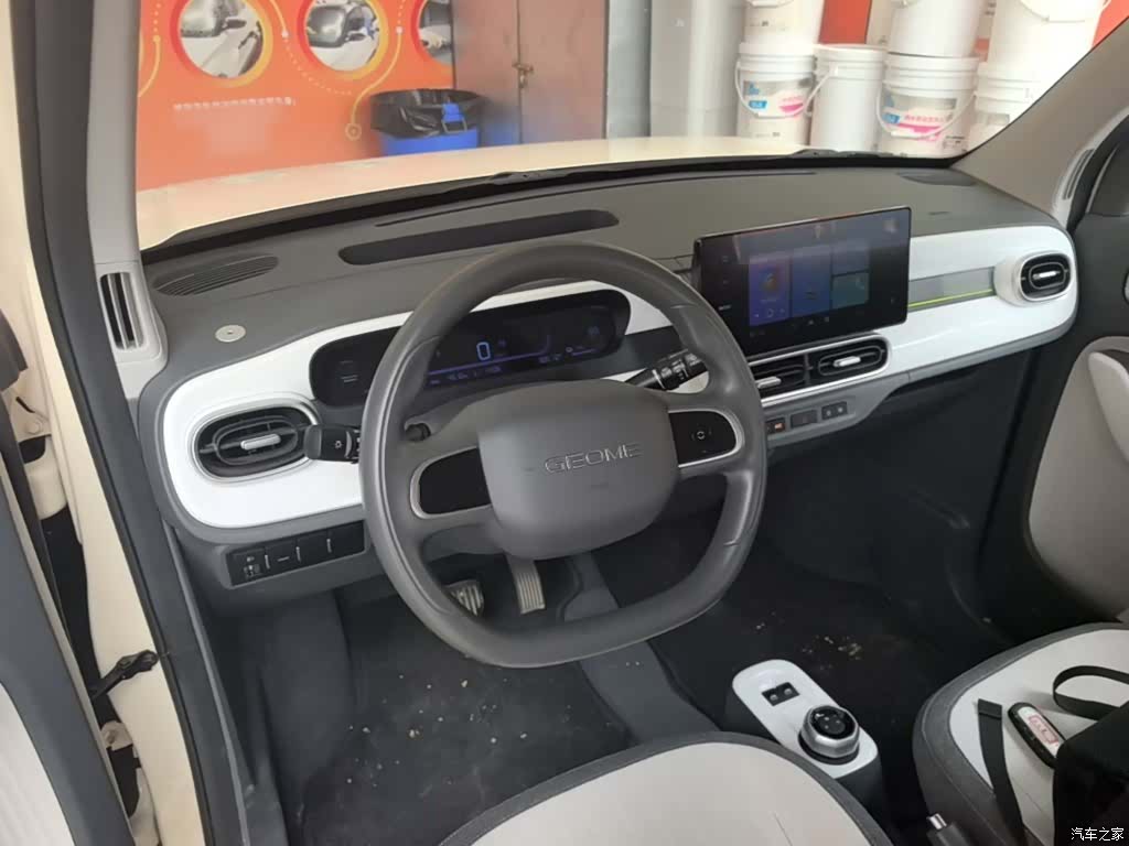 Geely Panda, 2025 10
