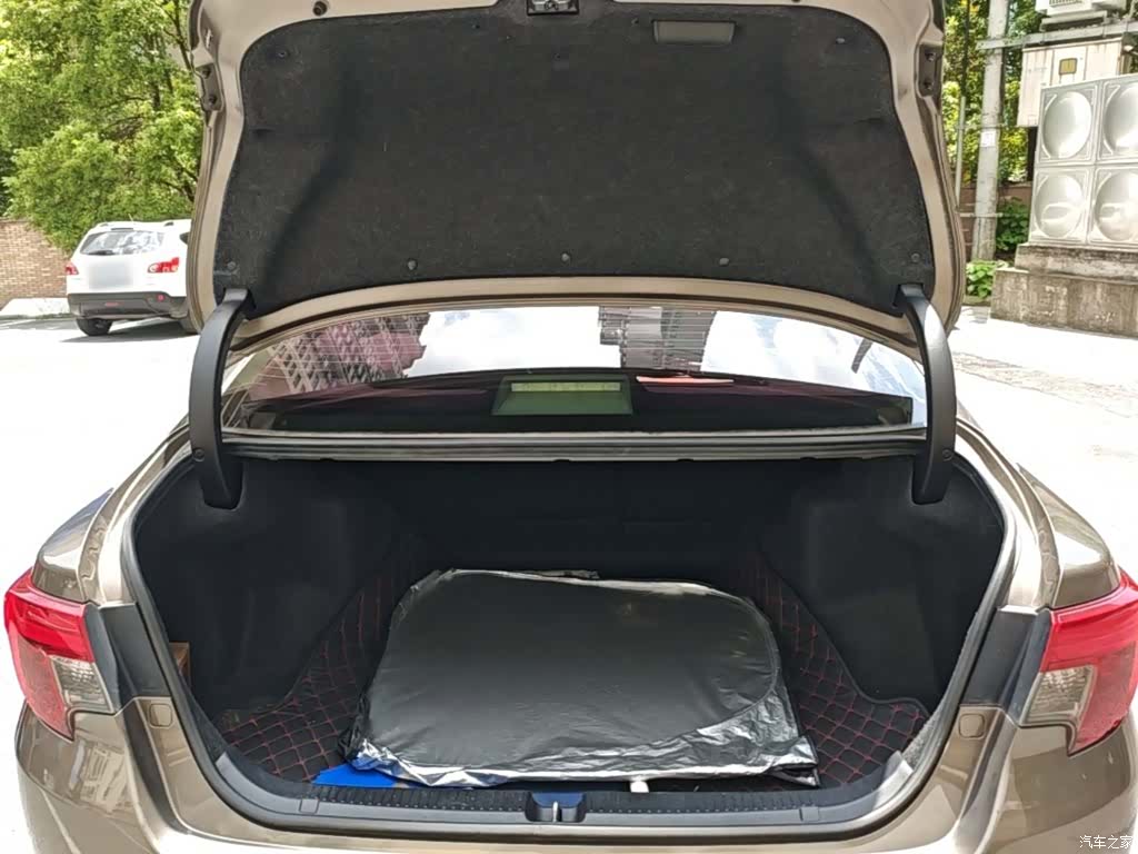 Toyota 2.5V, 2016 19