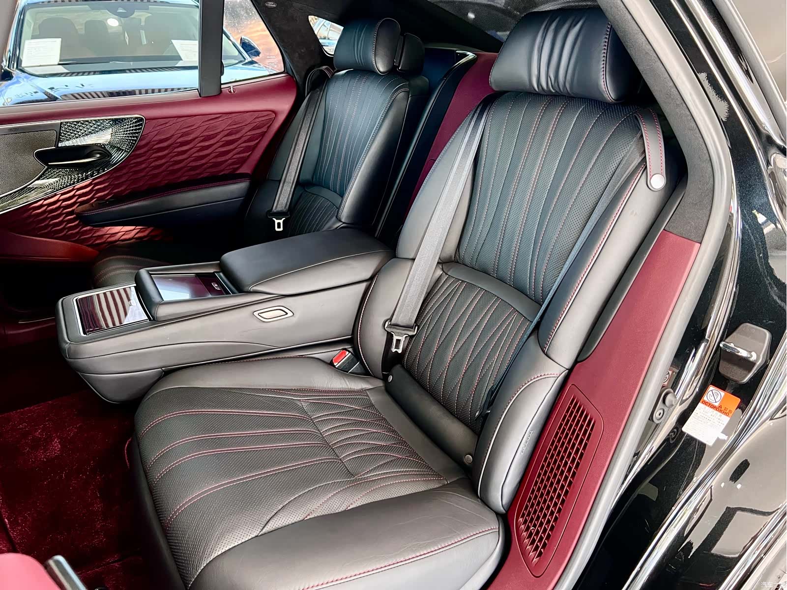 Lexus LS, 2021 11