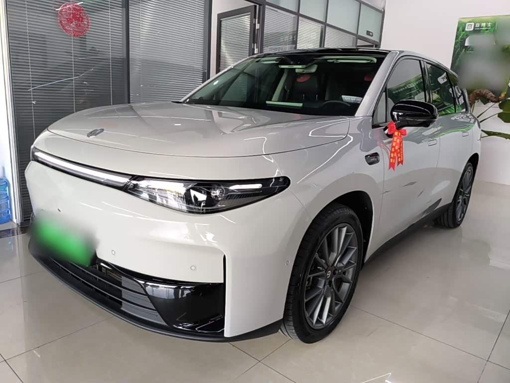 Leapmotor C10