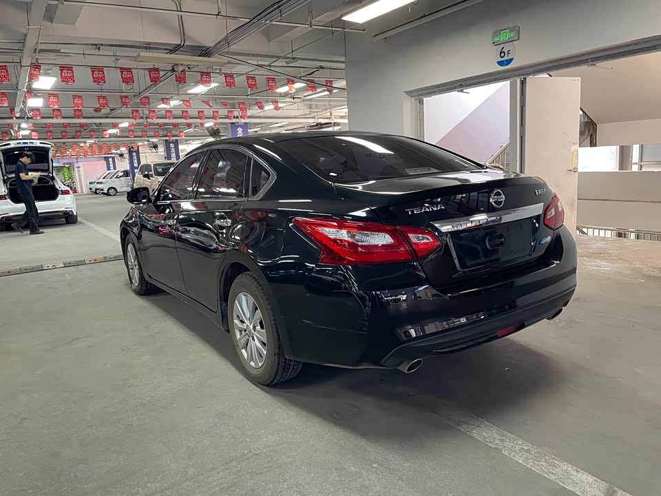 Nissan Teana